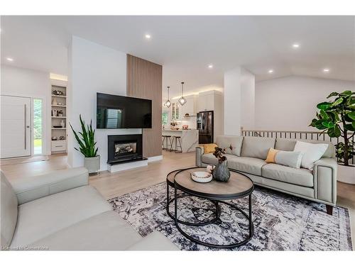 195 Riverbank Drive, Cambridge, ON - Indoor Photo Showing Living Room With Fireplace