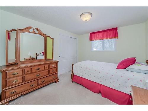 425 Pastern Trail, Waterloo, ON - Indoor Photo Showing Bedroom