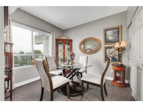 906-170 Water Street N, Cambridge, ON - Indoor Photo Showing Dining Room