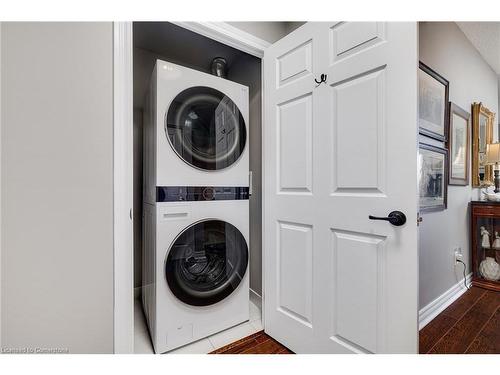 906-170 Water Street N, Cambridge, ON - Indoor Photo Showing Laundry Room