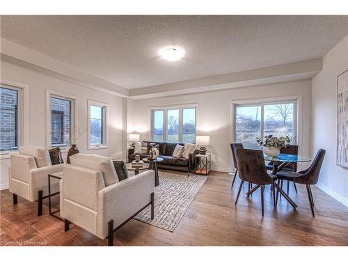 252 Green Gate Boulevard, Cambridge, ON - Indoor Photo Showing Living Room