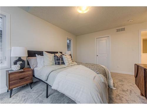 252 Green Gate Boulevard, Cambridge, ON - Indoor Photo Showing Bedroom