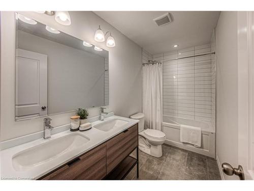 252 Green Gate Boulevard, Cambridge, ON - Indoor Photo Showing Bathroom