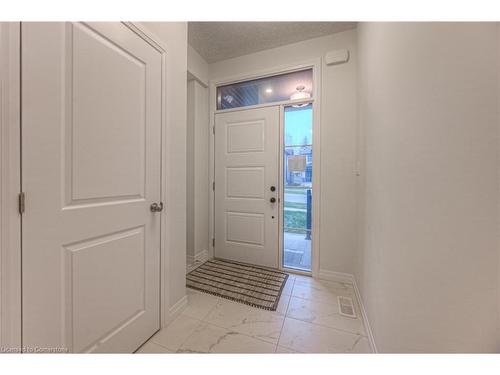 252 Green Gate Boulevard, Cambridge, ON - Indoor Photo Showing Other Room