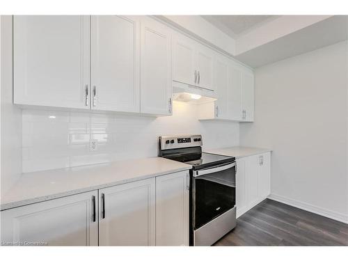 A06-142 Foamflower Place, Waterloo, ON - Indoor Photo Showing Kitchen