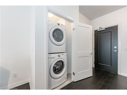 905-155 Caroline Street, Waterloo, ON - Indoor Photo Showing Laundry Room