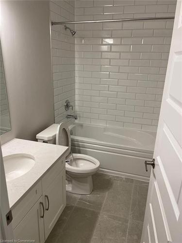 320-480 Gordon Krantz Avenue, Milton, ON - Indoor Photo Showing Bathroom