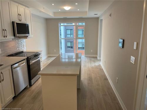 320-480 Gordon Krantz Avenue, Milton, ON - Indoor Photo Showing Kitchen