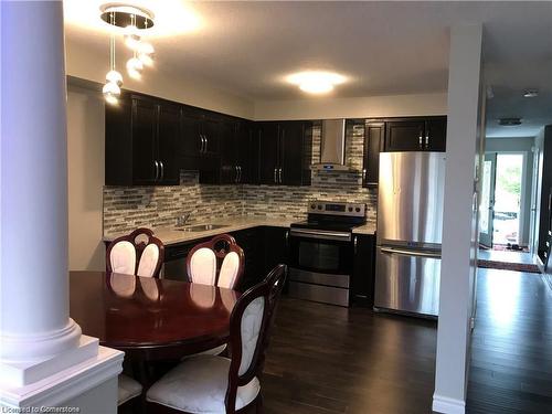 100 Periwinkle Street, Kitchener, ON - Indoor Photo Showing Kitchen With Upgraded Kitchen