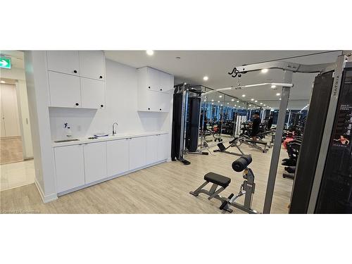 405-370 Martha Street, Burlington, ON - Indoor Photo Showing Gym Room