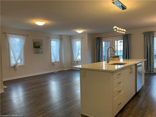 6A-115 South Creek Drive, Kitchener, ON - Indoor Photo Showing Kitchen