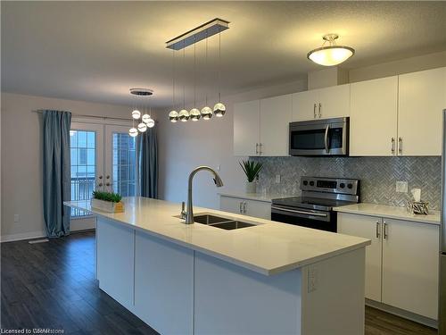 6A-115 South Creek Drive, Kitchener, ON - Indoor Photo Showing Kitchen With Double Sink With Upgraded Kitchen