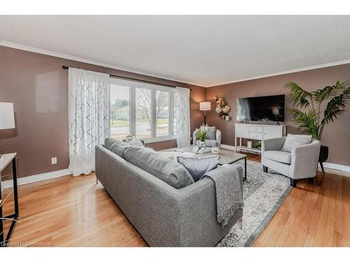 46 Appalachian Crescent, Kitchener, ON - Indoor Photo Showing Living Room