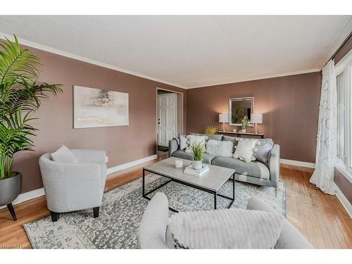 46 Appalachian Crescent, Kitchener, ON - Indoor Photo Showing Living Room