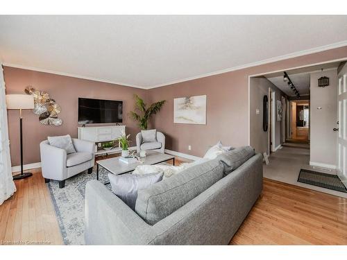 46 Appalachian Crescent, Kitchener, ON - Indoor Photo Showing Living Room