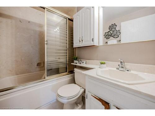 46 Appalachian Crescent, Kitchener, ON - Indoor Photo Showing Bathroom