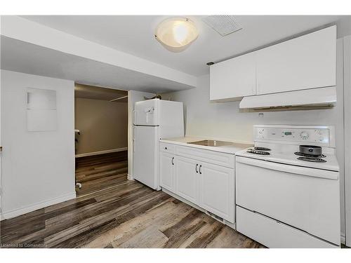 46 Appalachian Crescent, Kitchener, ON - Indoor Photo Showing Kitchen