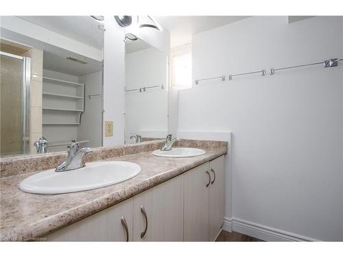 Basement-72 Massey Avenue, Kitchener, ON - Indoor Photo Showing Bathroom