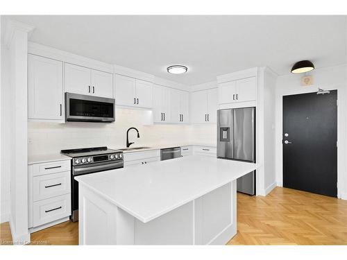 1603-81 Church Street, Kitchener, ON - Indoor Photo Showing Kitchen With Upgraded Kitchen