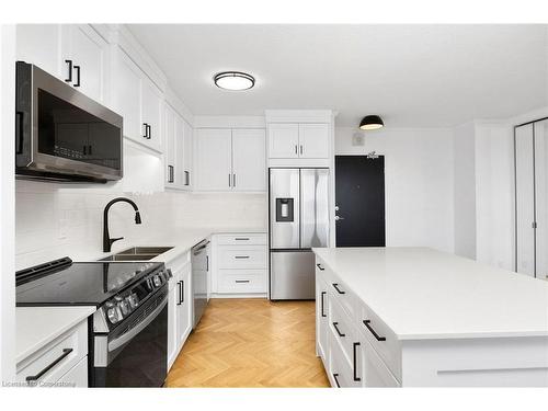 1603-81 Church Street, Kitchener, ON - Indoor Photo Showing Kitchen With Double Sink With Upgraded Kitchen