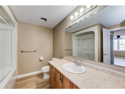 551 Woolgrass Avenue, Waterloo, ON - Indoor Photo Showing Bathroom