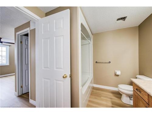 551 Woolgrass Avenue, Waterloo, ON - Indoor Photo Showing Bathroom