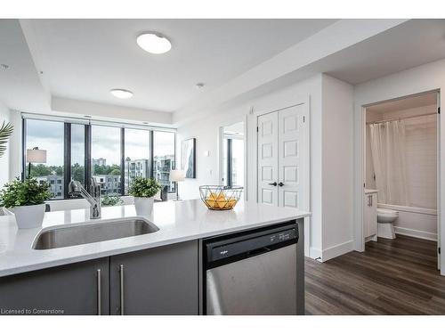 609-103 Roger Street, Waterloo, ON - Indoor Photo Showing Kitchen