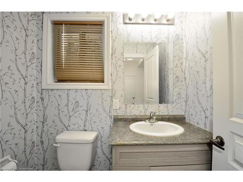 207 Birkinshaw Road, Cambridge, ON - Indoor Photo Showing Bathroom