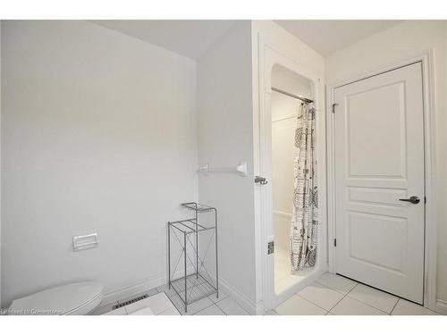 207 Birkinshaw Road, Cambridge, ON - Indoor Photo Showing Bathroom