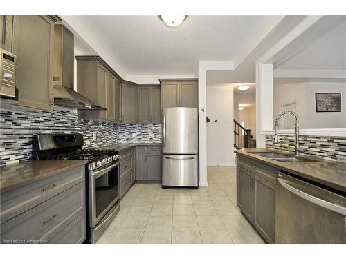 207 Birkinshaw Road, Cambridge, ON - Indoor Photo Showing Kitchen With Double Sink With Upgraded Kitchen