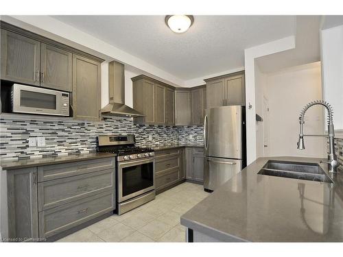 207 Birkinshaw Road, Cambridge, ON - Indoor Photo Showing Kitchen With Double Sink With Upgraded Kitchen