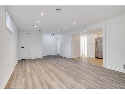 22 East 39Th Street, Hamilton, ON - Indoor Photo Showing Other Room