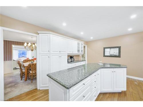 417 Stillmeadow Circle, Waterloo, ON - Indoor Photo Showing Kitchen