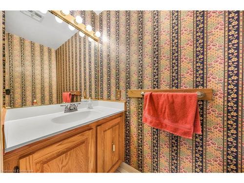 417 Stillmeadow Circle, Waterloo, ON - Indoor Photo Showing Bathroom