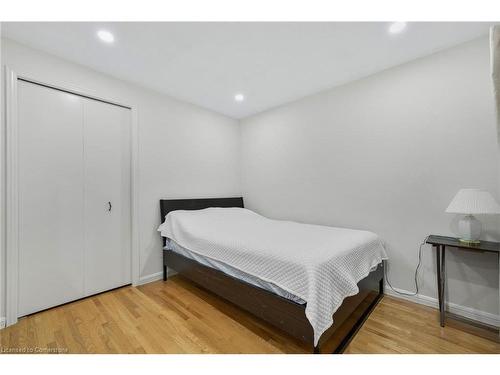 417 Stillmeadow Circle, Waterloo, ON - Indoor Photo Showing Bedroom