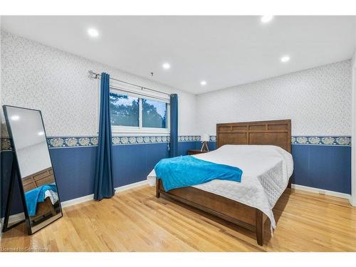 417 Stillmeadow Circle, Waterloo, ON - Indoor Photo Showing Bedroom