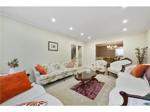 417 Stillmeadow Circle, Waterloo, ON - Indoor Photo Showing Living Room