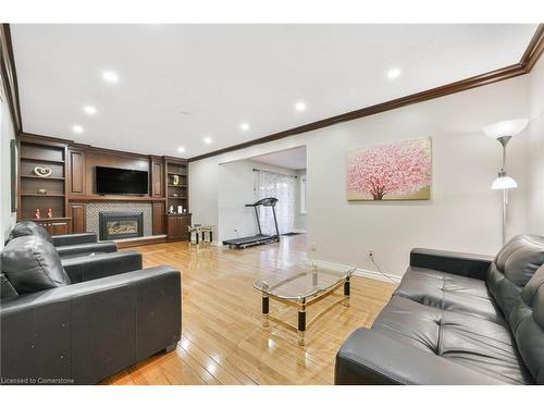 417 Stillmeadow Circle, Waterloo, ON - Indoor Photo Showing Living Room With Fireplace