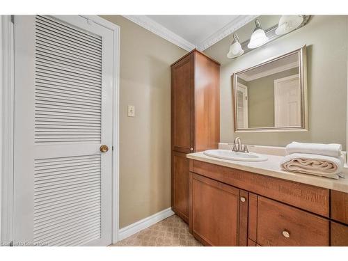 417 Stillmeadow Circle, Waterloo, ON - Indoor Photo Showing Bathroom