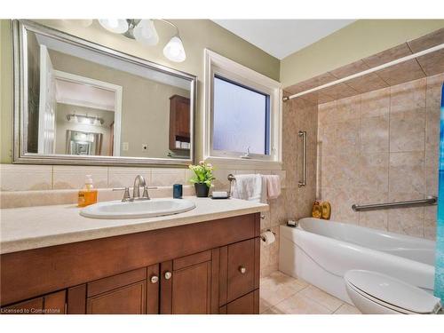 417 Stillmeadow Circle, Waterloo, ON - Indoor Photo Showing Bathroom