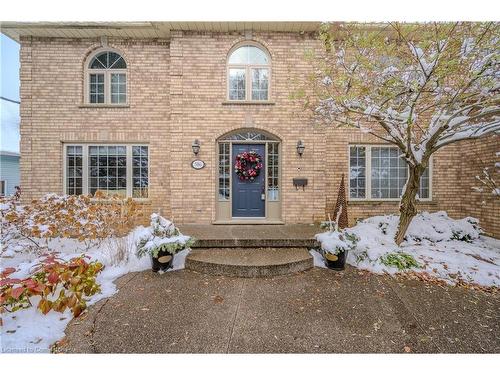 586 Guildwood Place, Waterloo, ON - Outdoor