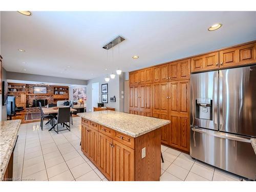 586 Guildwood Place, Waterloo, ON - Indoor Photo Showing Kitchen