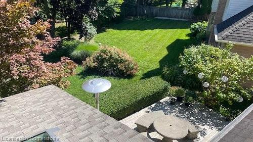 586 Guildwood Place, Waterloo, ON - Outdoor