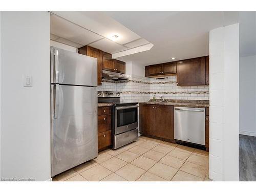 22 East 39Th Street, Hamilton, ON - Indoor Photo Showing Kitchen