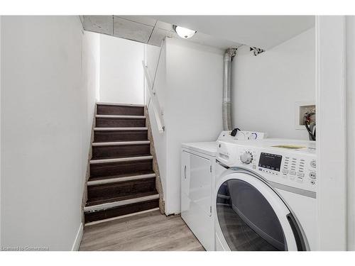 22 East 39Th Street, Hamilton, ON - Indoor Photo Showing Laundry Room