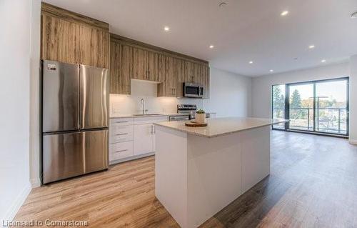 210-525 New Dundee Road, Kitchener, ON - Indoor Photo Showing Kitchen With Upgraded Kitchen