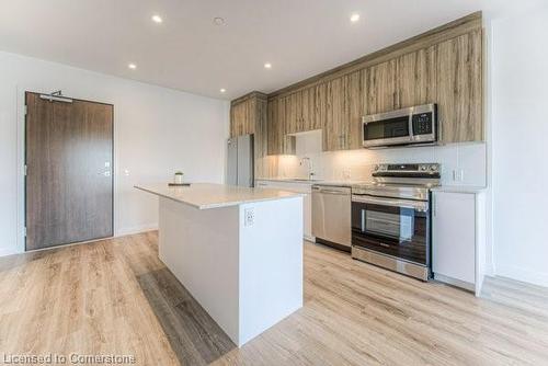 210-525 New Dundee Road, Kitchener, ON - Indoor Photo Showing Kitchen