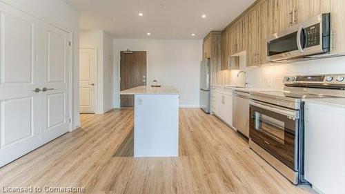 210-525 New Dundee Road, Kitchener, ON - Indoor Photo Showing Kitchen