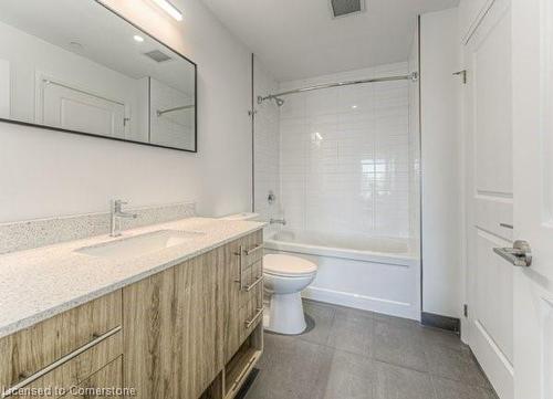 210-525 New Dundee Road, Kitchener, ON - Indoor Photo Showing Bathroom