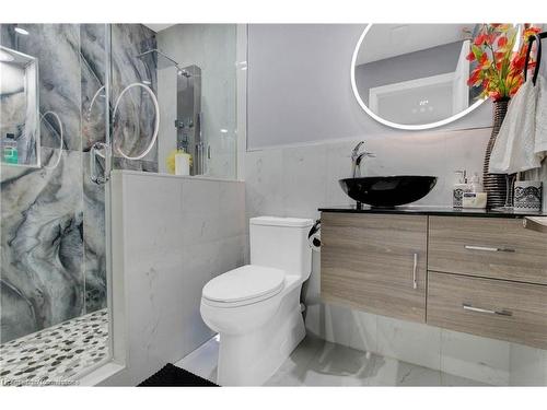 206 Amand Drive, Kitchener, ON - Indoor Photo Showing Bathroom